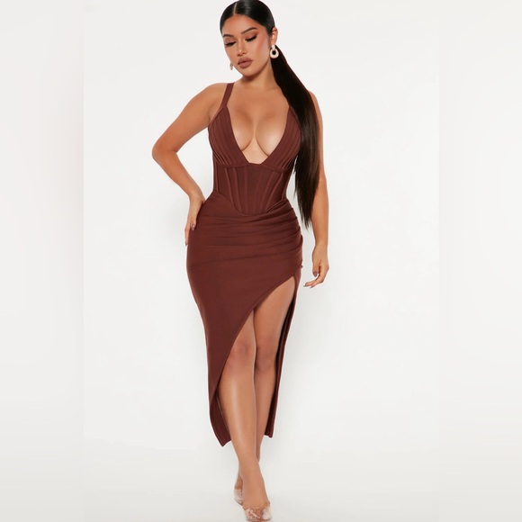 Fashion Nova Dresses & Skirts - NWT Fashion Nova- My Evening Bandage Midi Dress- size Medium- Color Brown